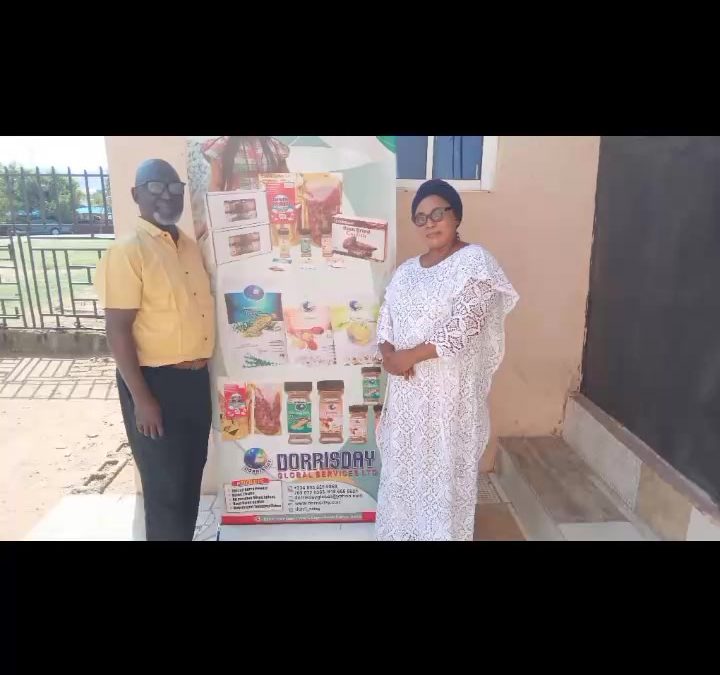 Halal Certification Authority lead auditor  Dr. Ajani Sakirdeen at the #HalalAudit of Dorrisday Global Services Limited an agro-processing firm that produces a variety of spices in curry, thyme, all-purpose, pepper soup, paprika, fried rice, ginger, turmeric, and cinnamon

#HalalCertification #BuyHalal #EatHalal